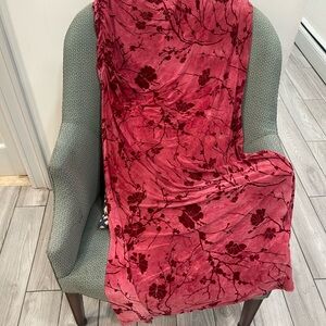 PrettyLittleThing Pink Floral Velvet Maxi Skirt